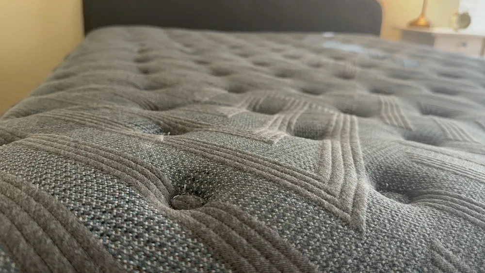 Close-up of the Beautyrest Level One Medium quilted mattress cover