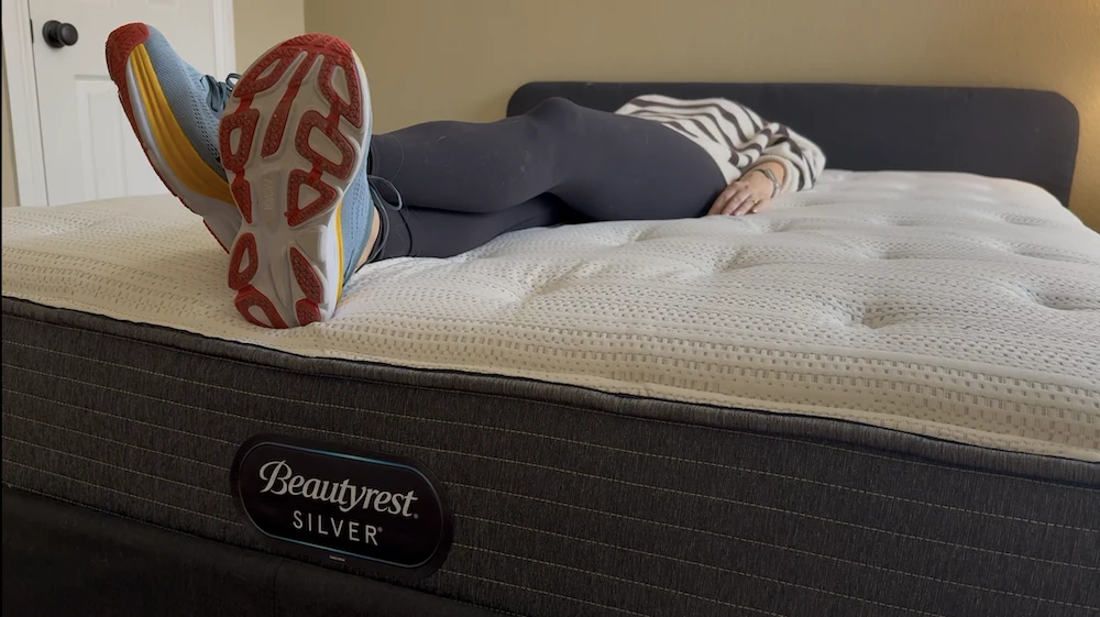 Side sleeper testing pressure relief on the Beautyrest Silver BRS900 mattress