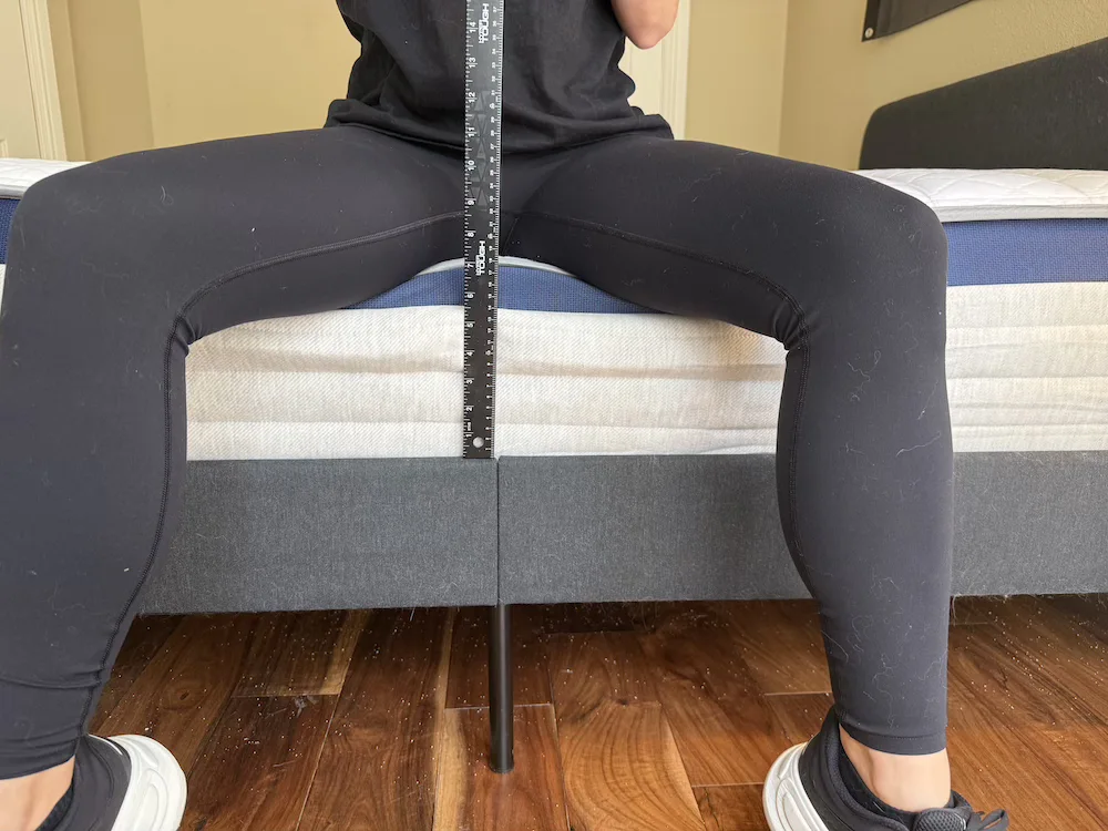 Measuring edge compression on the Helix Midnight while sitting on the side