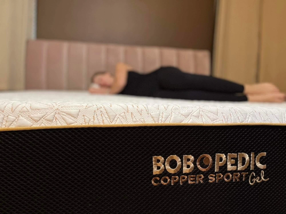 Testing spinal alignment on a mattress