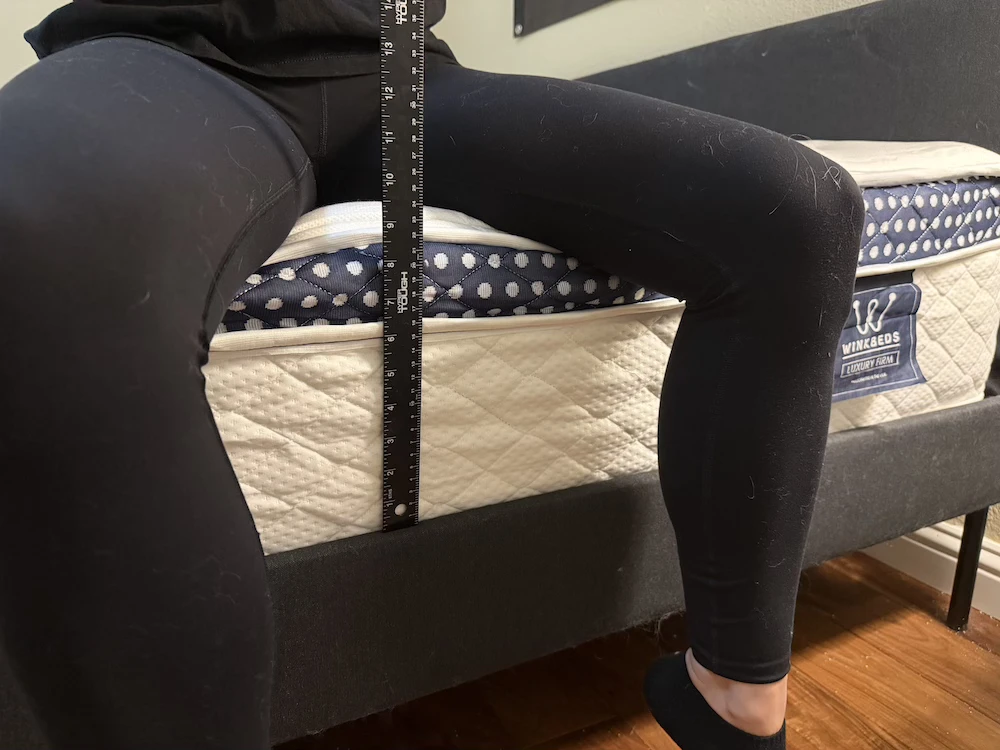 Seated edge-support measurement on the WinkBed Luxury Firm mattress